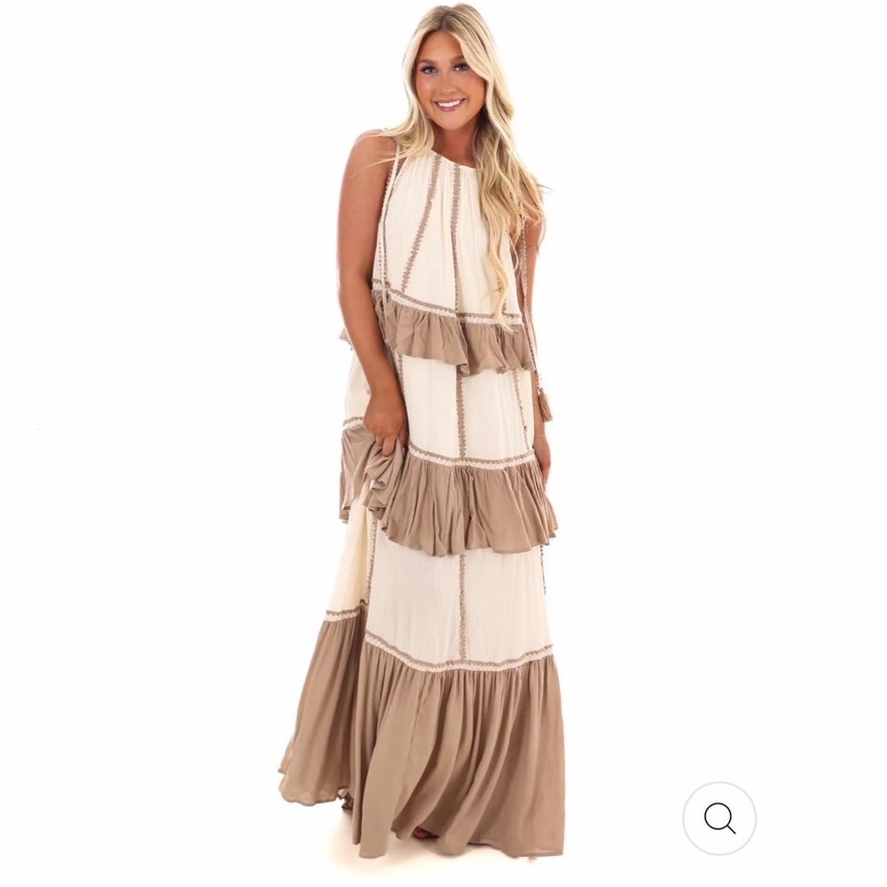 Indigo Blue Elegant Cream and Tan Maxi Dress w Embroidering Size Medium